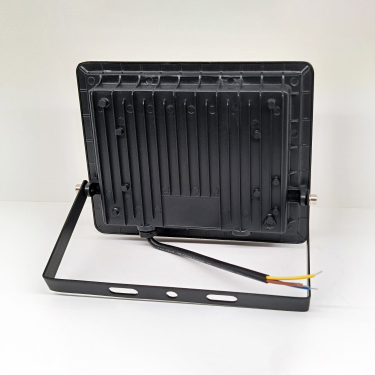 YL604 Outdoor Flood Light for Garage and Garden Lighting - Image 4