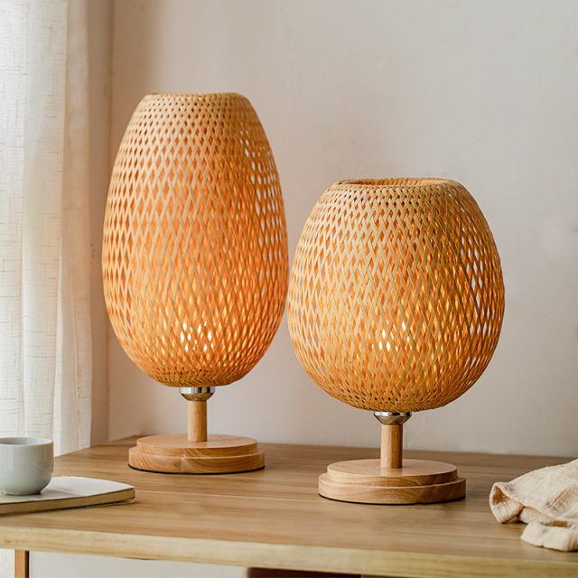 Japanese and Southeast Asia style bamboo woven desk lamp