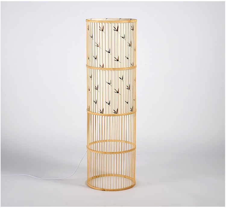 Japanese desk light with bamboo woven lamp shade