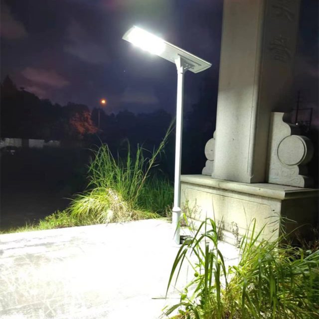 Hot Sale in Africa High Lumen 300W 400W 500W Aluminum Profile Led Solar Street Light - Image 5